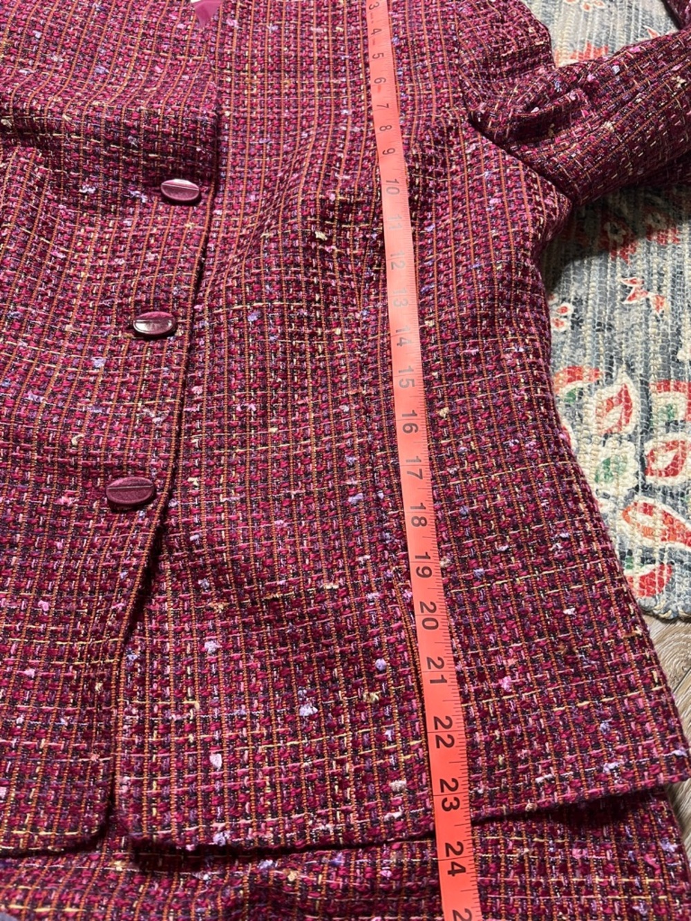 Le Suit Women's Burgundy Tweed Jacket Skirt Set - Picture 12 of 13